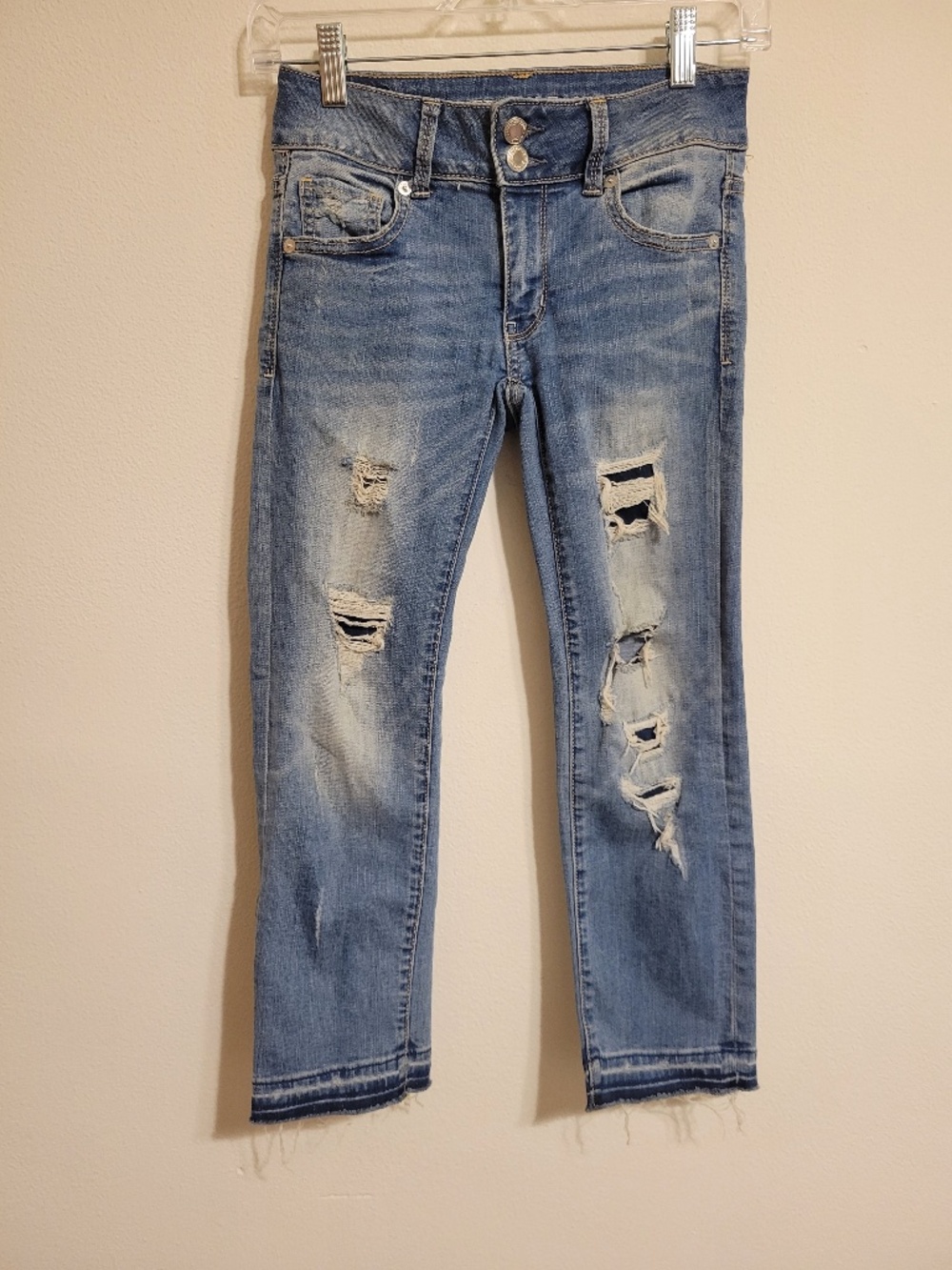 American Eagle Cropped Jeans Women's 2 Medium Wash Stretch Distressed Denim